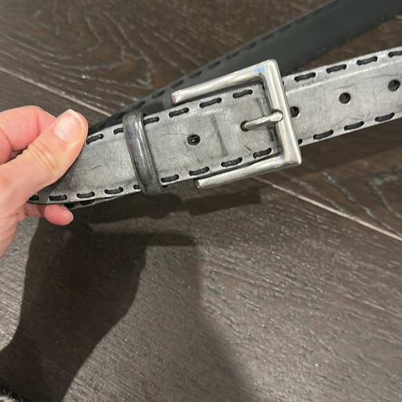 Men’s RED Saks Fifth Avenue belt size 36 - Picture 3 of 5